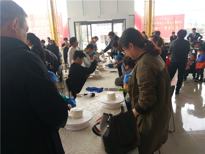 1537863950386875.jpg 图片关键词